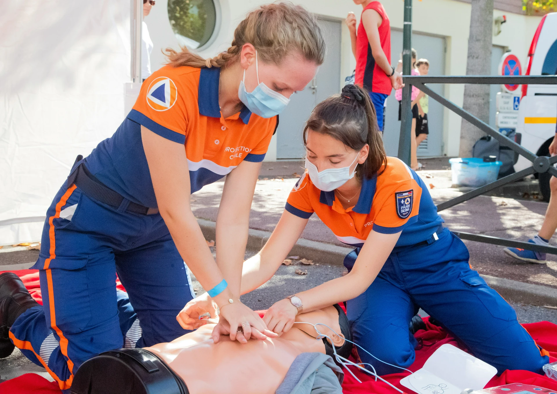 BLS AED Aubonne 079-535-13-71- 4 heures , pharmaciens FPH, ASCA, first responders, garde bain, particuliers....