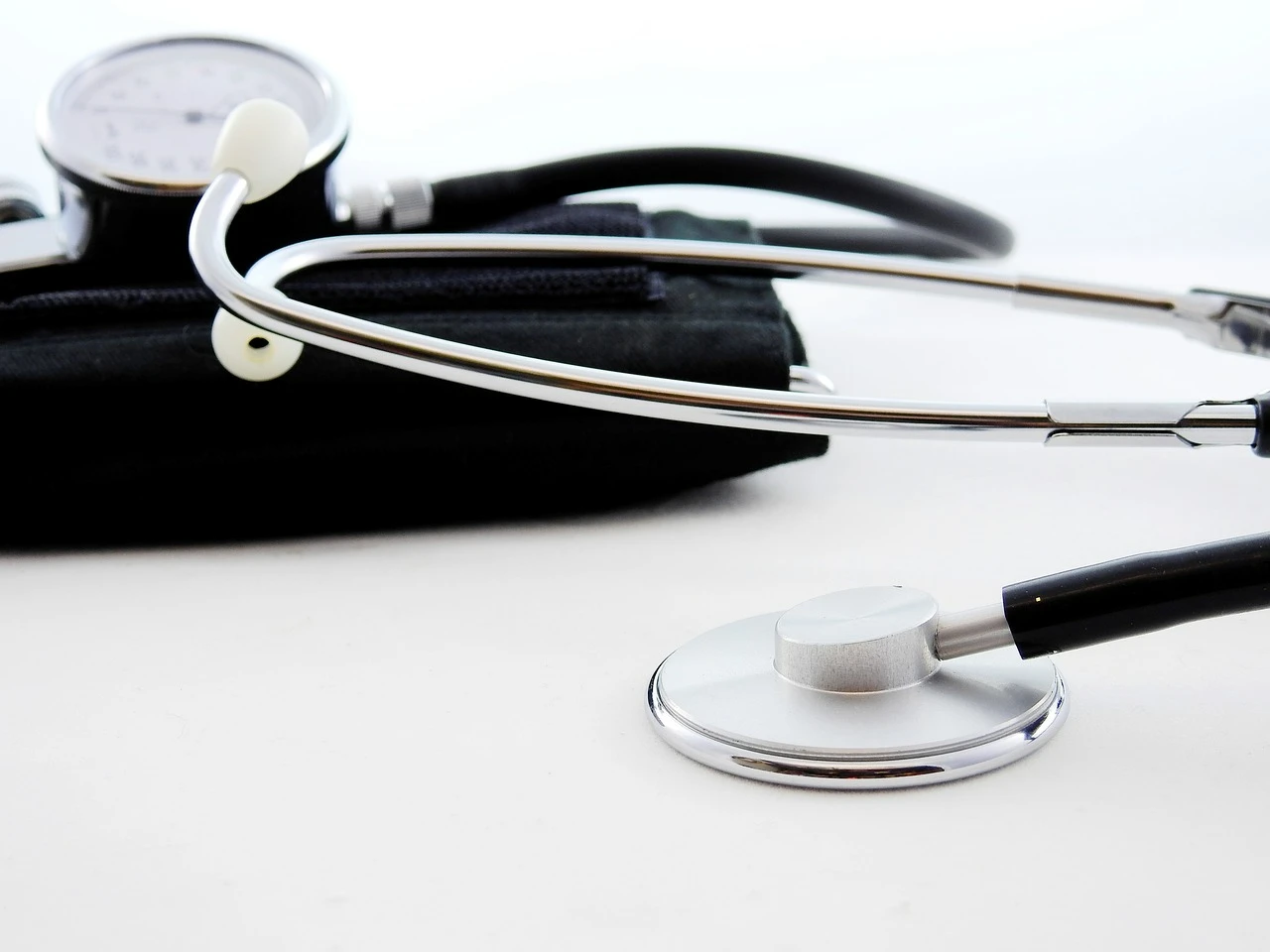 BLS AED Léchelles 079 535 13 71 , pharmaciens FPH, ASCA, first responders, garde bain, particuliers www.ecoledesecours.ch
