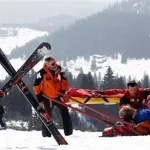Accidents Ski Prévenir Réagir, ils peuvent transformer une journée de plaisir en expérience traumatisante www.ecoledesecours.ch 079-535-13-71