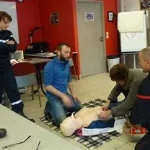 samaritains Châtel-Saint-Denis cours tous les Week end par des professionnels de la santé 079-535-13-71 www.ecoledesecours.ch