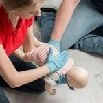 cours samaritains pour Baby-sitters, une responsabilité bien plus grande qu’il n’y paraît. www.ecoledesecours.ch 079-535-13-71