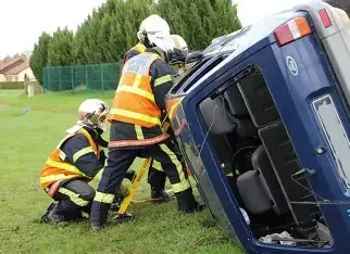 Samaritains Auto-Ecole Lyr Yverdon votre partenaire de confiance pour obtenir votre permis de conduire à la gare d'Yverdon. 079-535-13-71