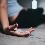 Situation d'overdose que faire ? Une overdose est une situation d’urgence médicale pouvant engager le pronostic vital. www.ecoledesecours.ch
