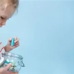 Ingestion pile chez l'enfant que faire ? une urgence médicale trop souvent sous-estimée www.ecoledesecours.ch 079-535-13-71