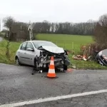 Accident de voiture que faire ? Voici la conduite à tenir en cas d’accident de la route, étape par étape. 079-535-13-71 www.ecoledesecours.ch