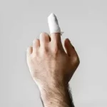 Doigt écrasé que faire ? accidents domestiques ou professionnels les plus fréquents 079-535-13-71 www.ecoledesecours.ch