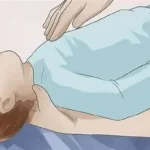 Mon bébé s'étouffe que faire ? l’une des situations d’urgence qui inquiètent le plus les parents.079-535-13-71 www.ecoledesecours.ch