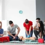 FPH BLS AED Vaud pour les pharmaciens 4 fois par mois à la gare de Lausanne www.ecoledesecours.ch 079-535-13-71