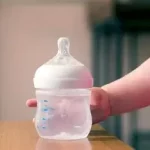 Déshydratation du bébé Urgence, reconnaître les signes et agir rapidement www.ecoledesecours.ch 079 535 1371